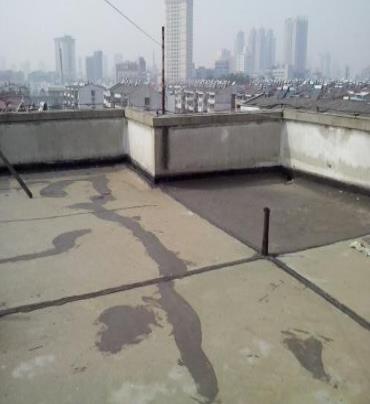 海东漏水维修 楼顶漏水是什么原因，楼顶漏水维修方法是什么?